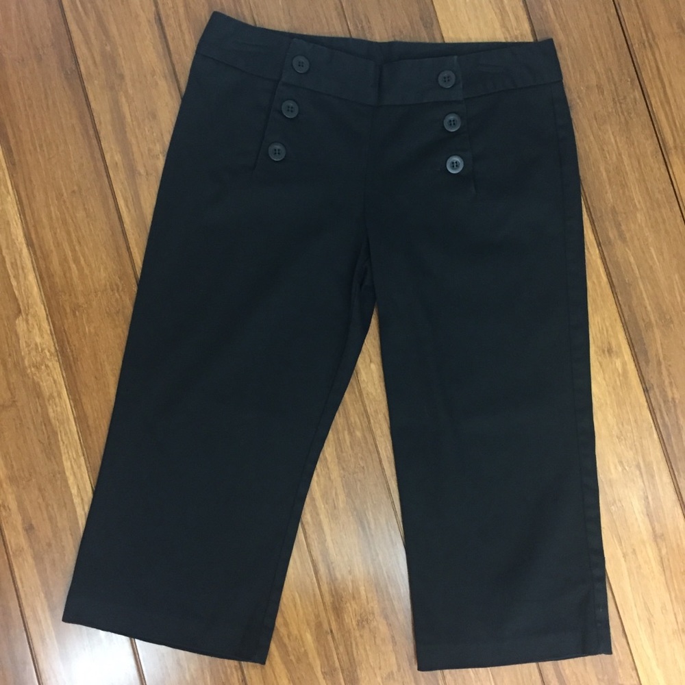 Black Double button down Black cropped capris